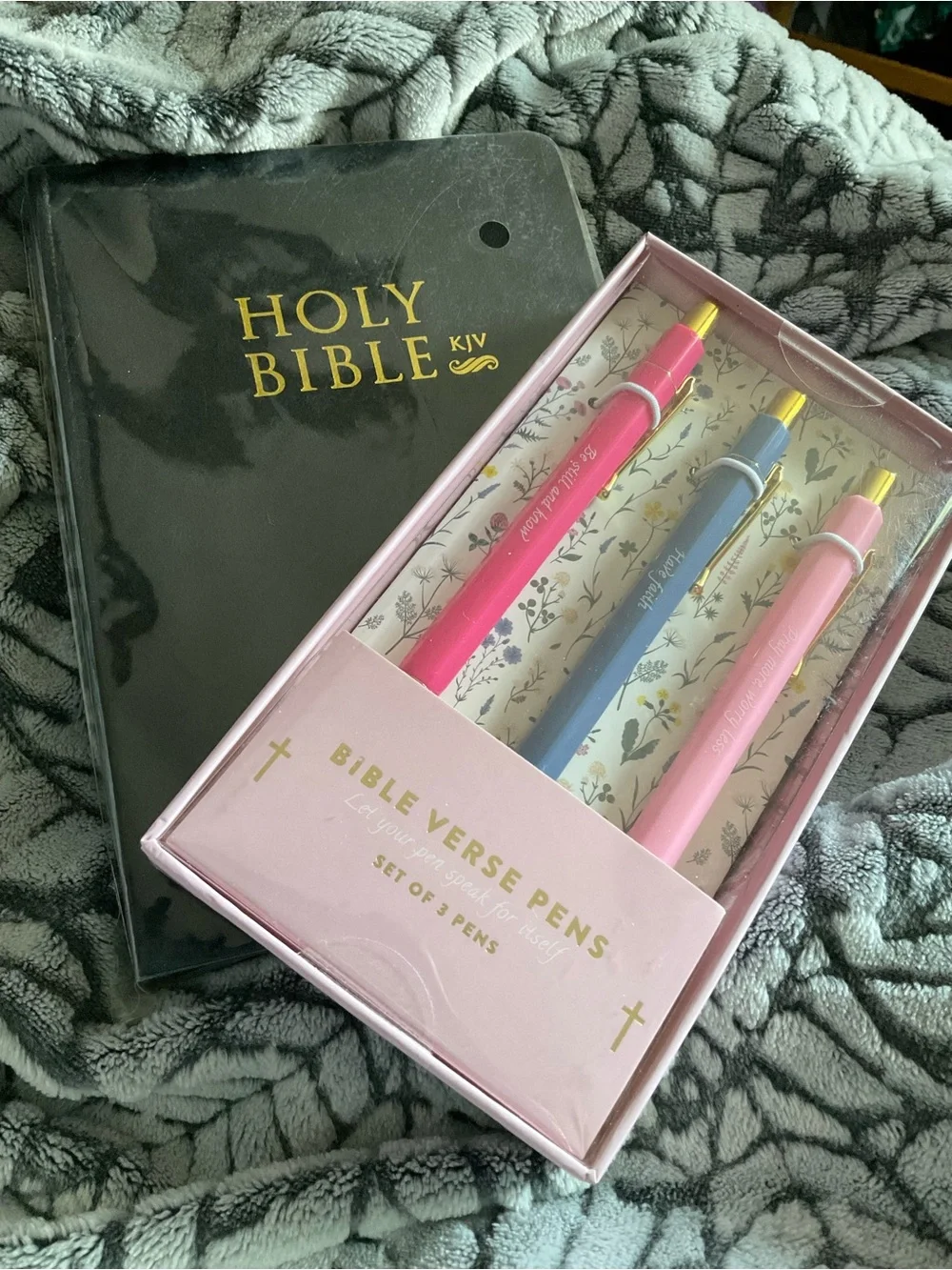 Bible Verse Pens & Bible Set -3 Colorful Pens. Bible is Old & New Testaments